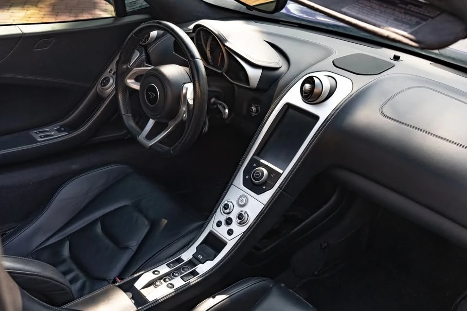 2014 McLaren MP4-12C - Image 15 of 19