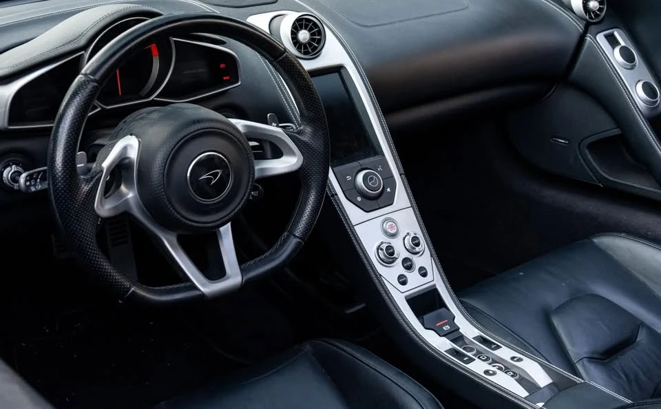 2014 McLaren MP4-12C - Image 18 of 19