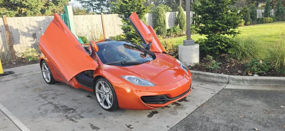 2014 McLaren MP4-12C Spider - Image 9 of 17