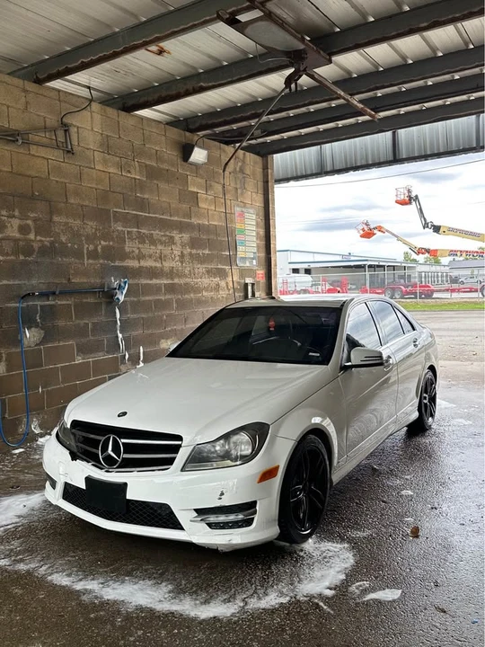 2014 Mercedes-Benz W212 E-Class - Image 2 of 2