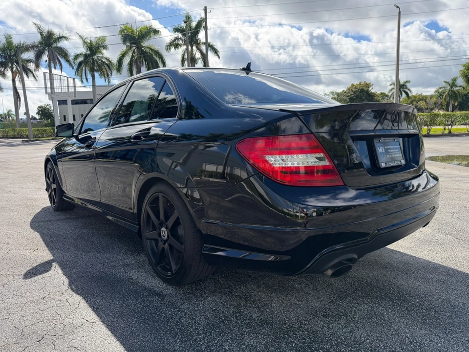 2014 Mercedes-Benz W204 C-Class - Image 10 of 21