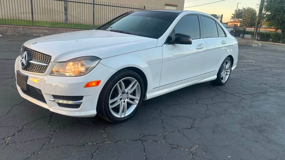 2014 Mercedes-Benz W204 C-Class - Image 2 of 8