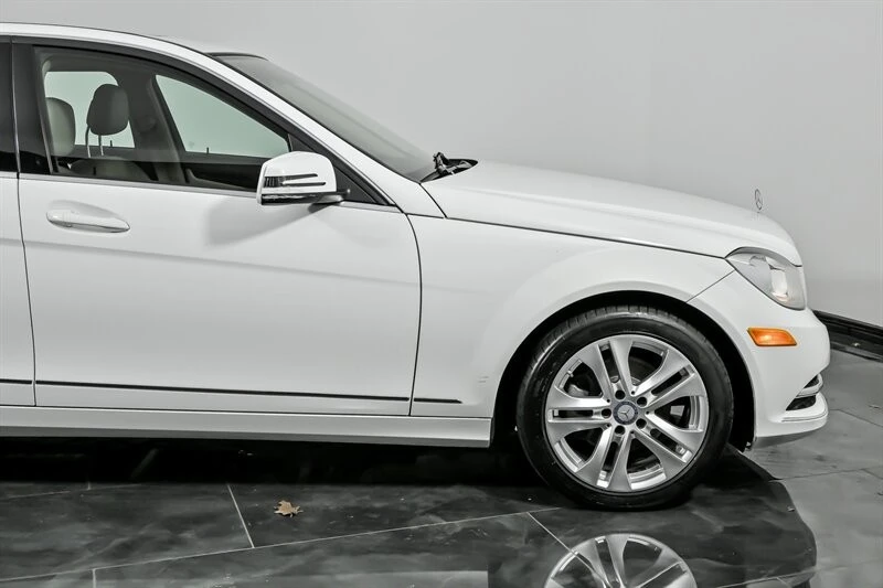 2014 Mercedes-Benz W204 C-Class - Image 12 of 21