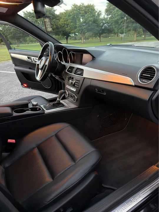 2014 Mercedes-Benz W204 C-Class - Image 16 of 20