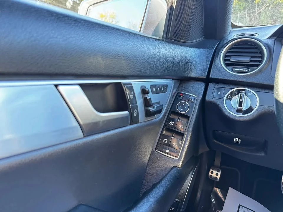 2014 Mercedes-Benz W204 C-Class - Image 19 of 20