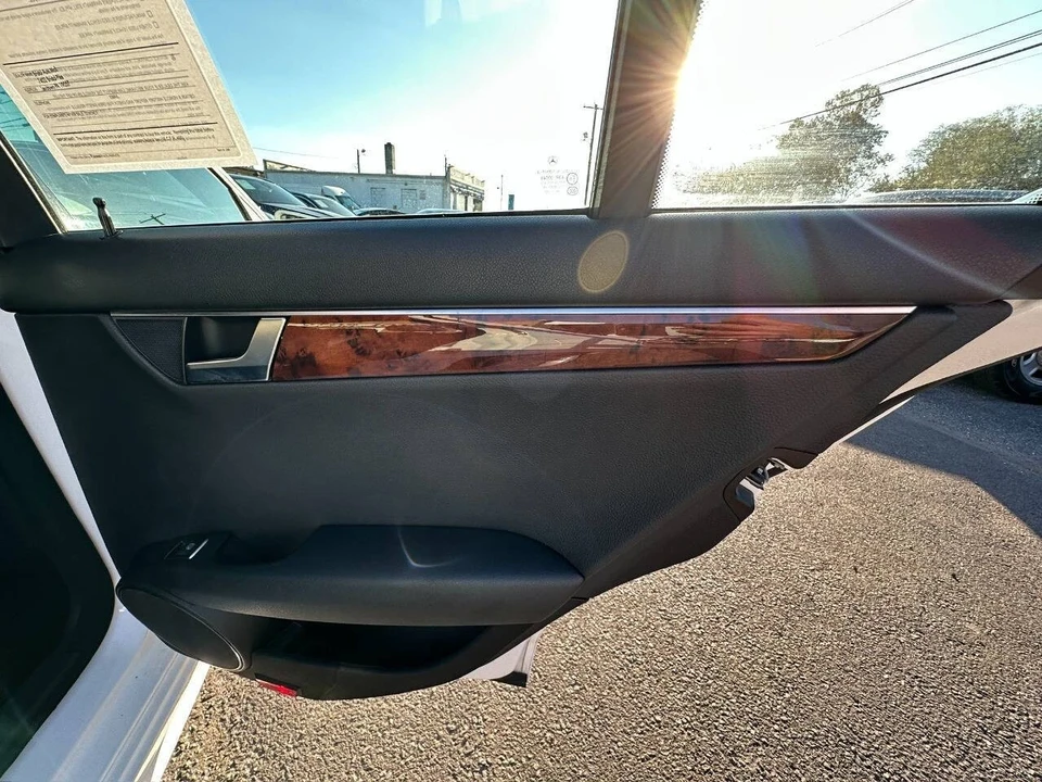 2014 Mercedes-Benz W204 C-Class - Image 16 of 21