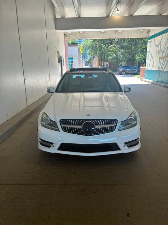 2014 Mercedes-Benz W204 C-Class - Image 2 of 3