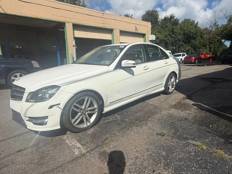 2014 Mercedes-Benz W204 C-Class - Image 2 of 20
