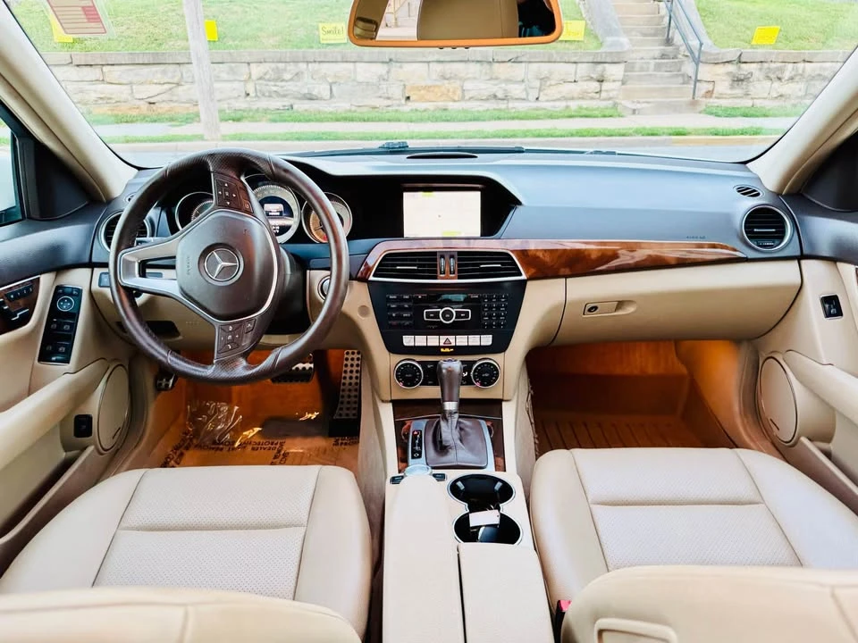 2014 Mercedes-Benz W204 C-Class - Image 11 of 19