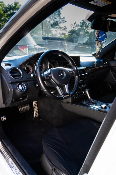 2014 Mercedes-Benz W204 C-Class - Image 12 of 20