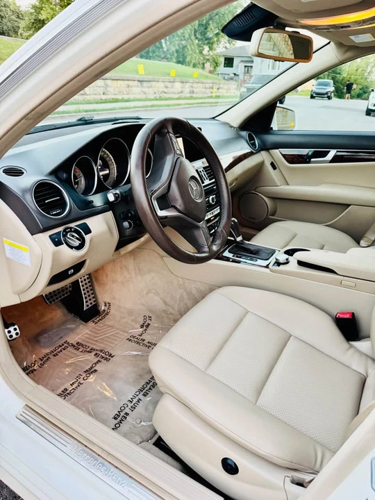 2014 Mercedes-Benz W204 C-Class - Image 15 of 19