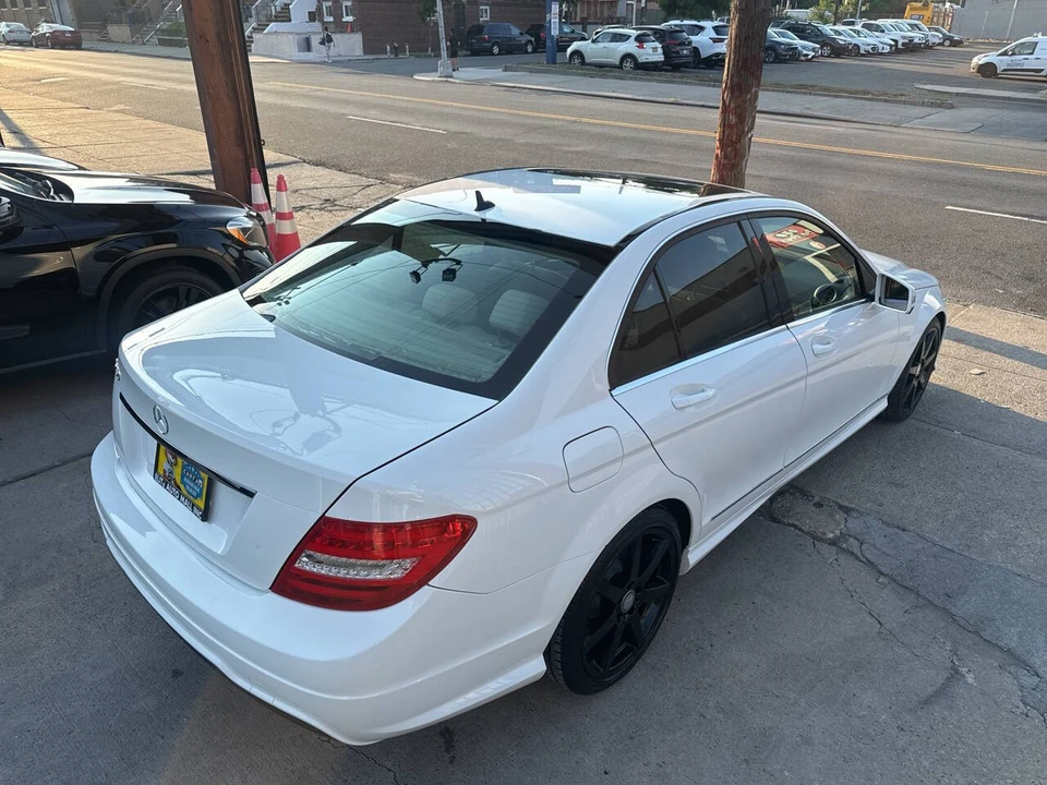 2014 Mercedes-Benz W204 C-Class - Image 11 of 21