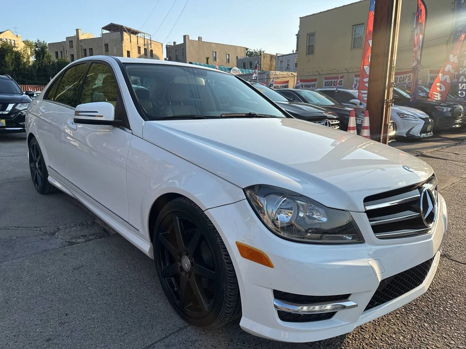 2014 Mercedes-Benz W204 C-Class - Image 2 of 21