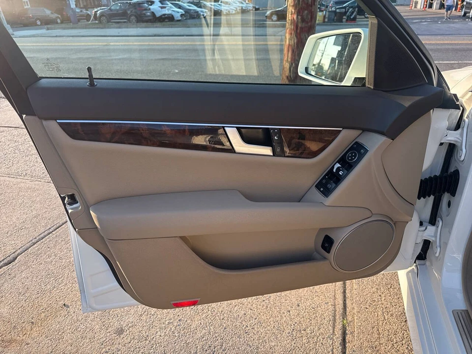 2014 Mercedes-Benz W204 C-Class - Image 14 of 21