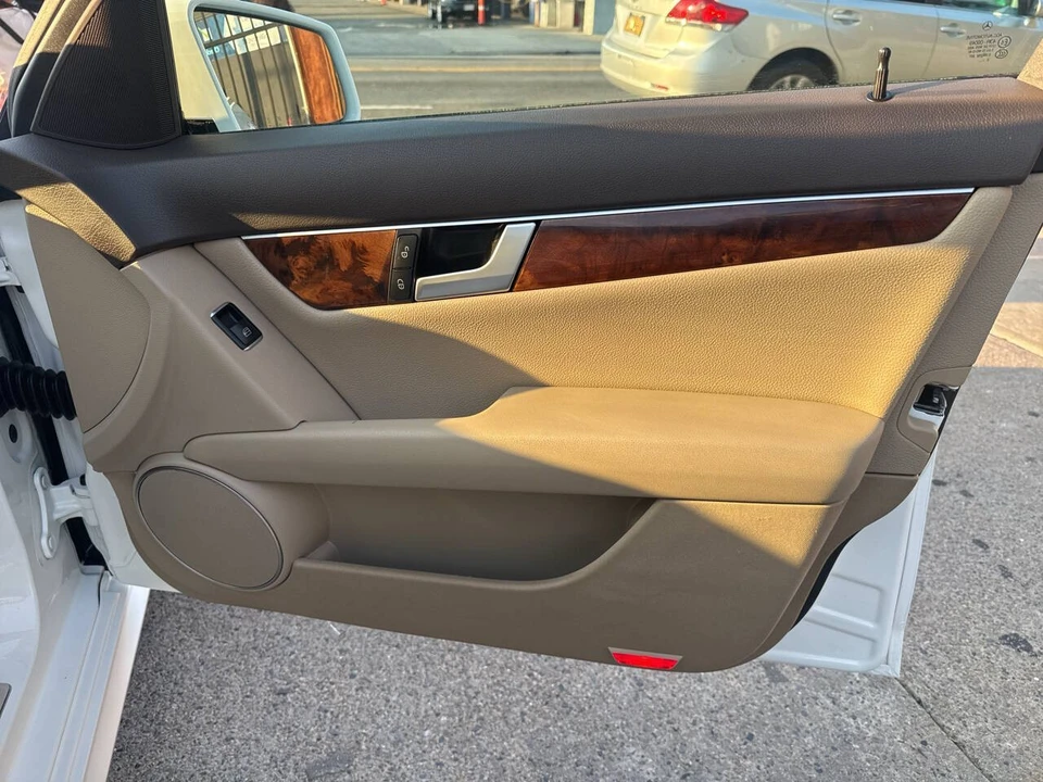 2014 Mercedes-Benz W204 C-Class - Image 16 of 21