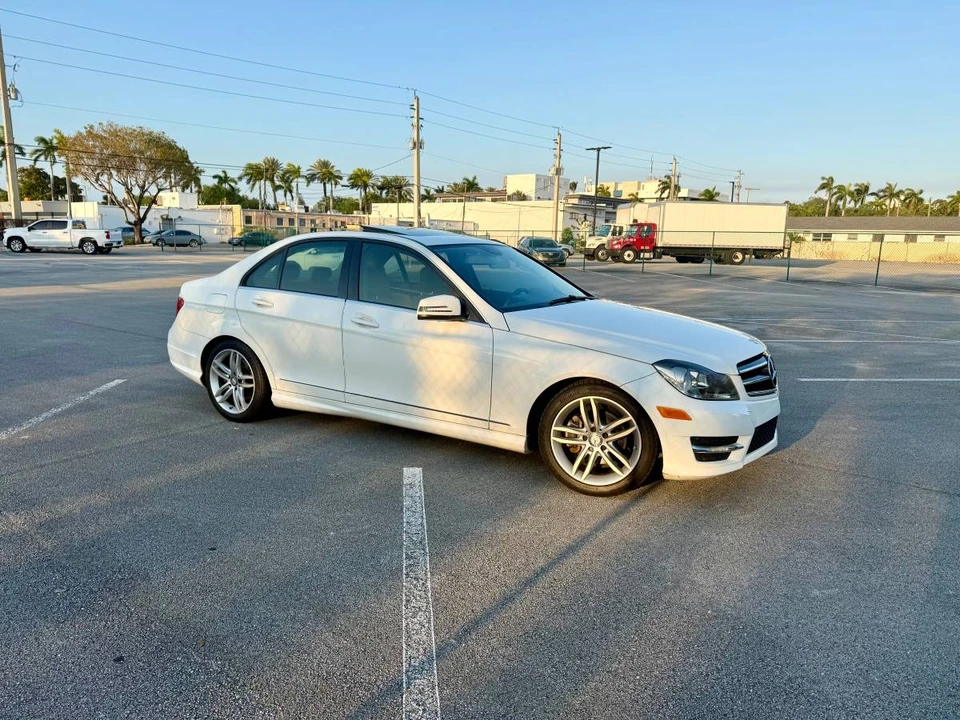 2014 Mercedes-Benz C-Class - Image 8 of 12
