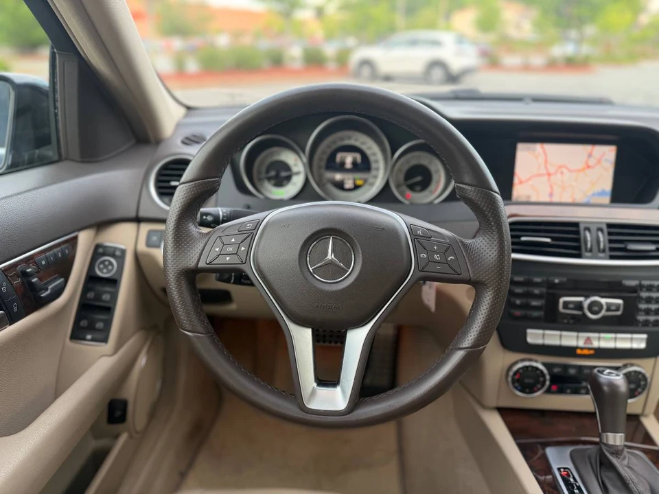 2014 Mercedes-Benz W204 C-Class - Image 10 of 19