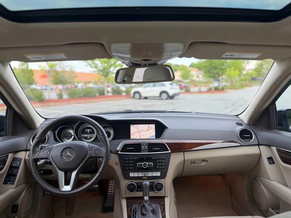 2014 Mercedes-Benz W204 C-Class - Image 11 of 19