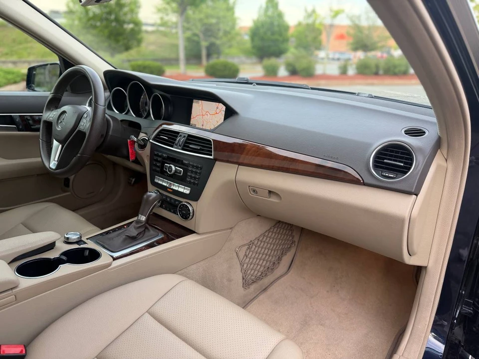 2014 Mercedes-Benz W204 C-Class - Image 17 of 19
