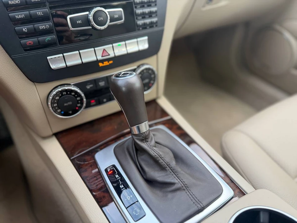 2014 Mercedes-Benz W204 C-Class - Image 15 of 19
