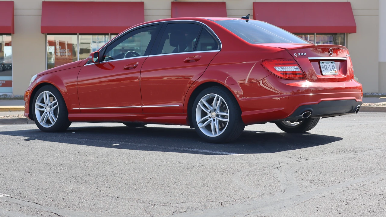 2014 Mercedes-Benz W204 C-Class - Image 11 of 31