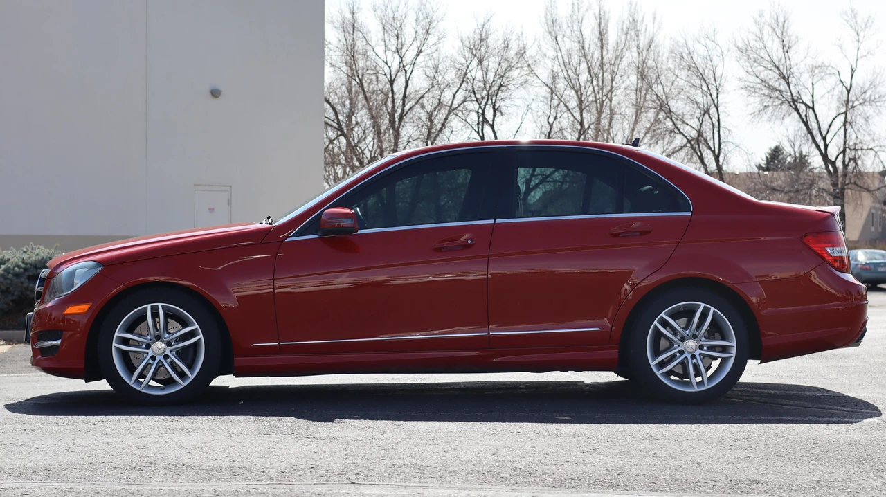 2014 Mercedes-Benz W204 C-Class - Image 10 of 31