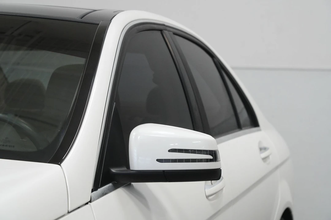 2014 Mercedes-Benz W204 C-Class - Image 9 of 12