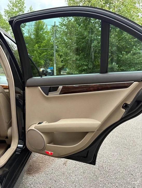 2014 Mercedes-Benz W204 C-Class - Image 15 of 17