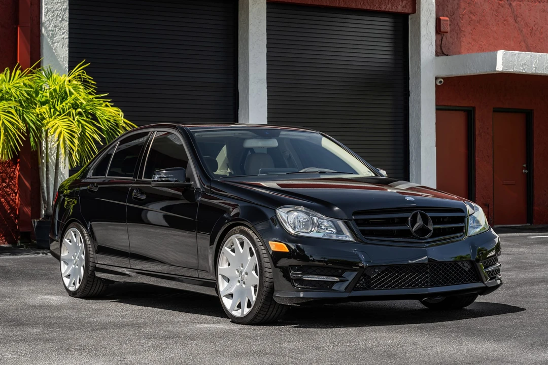 2014 Mercedes-Benz W204 C-Class - Image 25 of 31