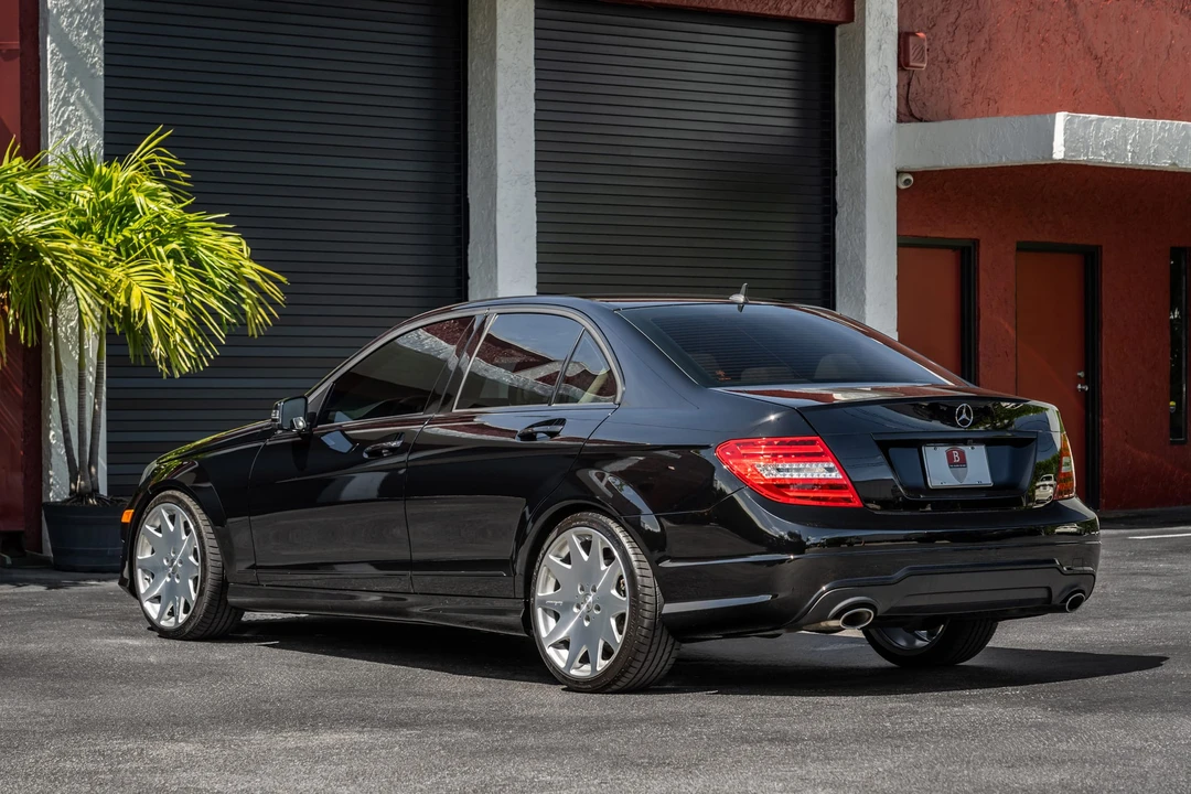 2014 Mercedes-Benz W204 C-Class - Image 11 of 31