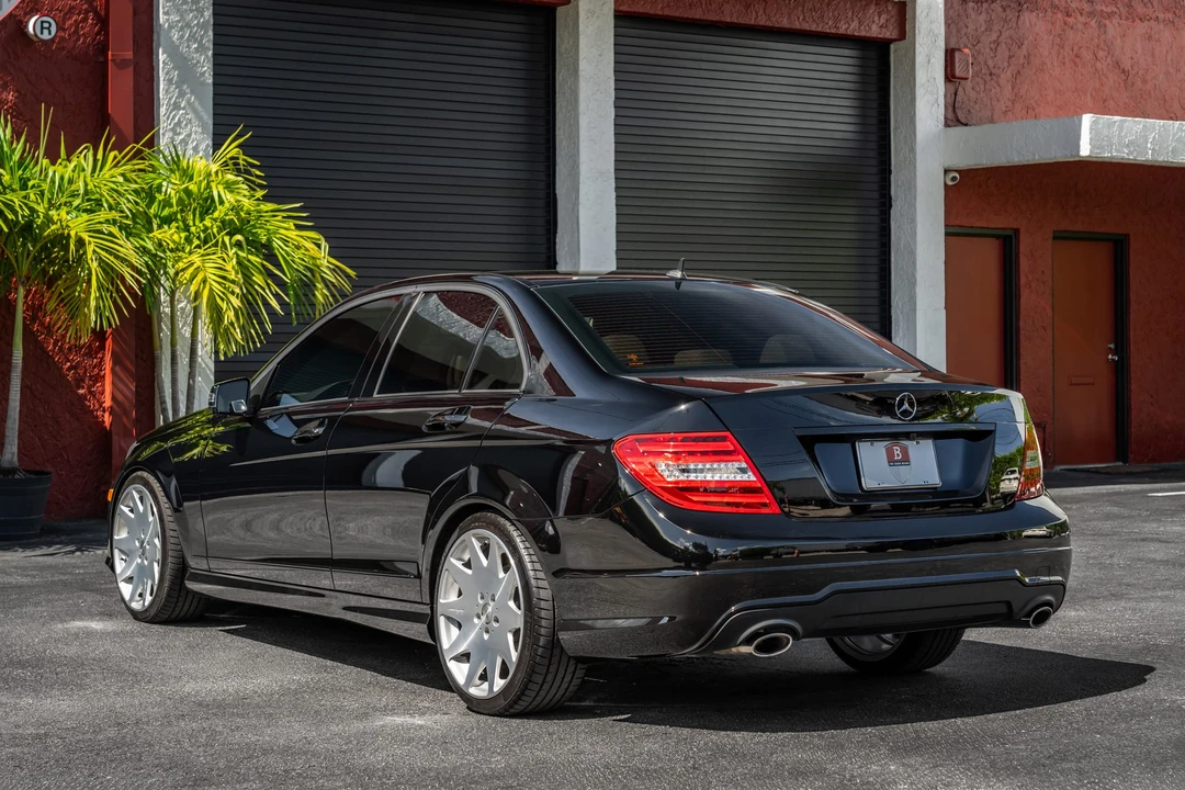 2014 Mercedes-Benz W204 C-Class - Image 12 of 31
