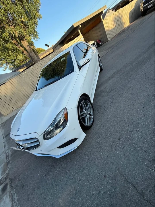 2014 Mercedes-Benz W212 E-Class - Image 2 of 17