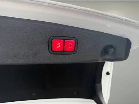 2014 Mercedes-Benz W212 E-Class - Image 13 of 16