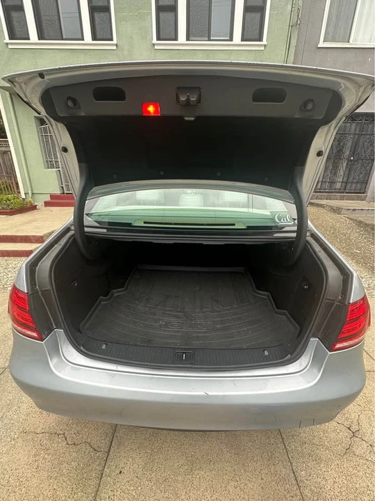 2014 Mercedes-Benz W212 E-Class - Image 9 of 16