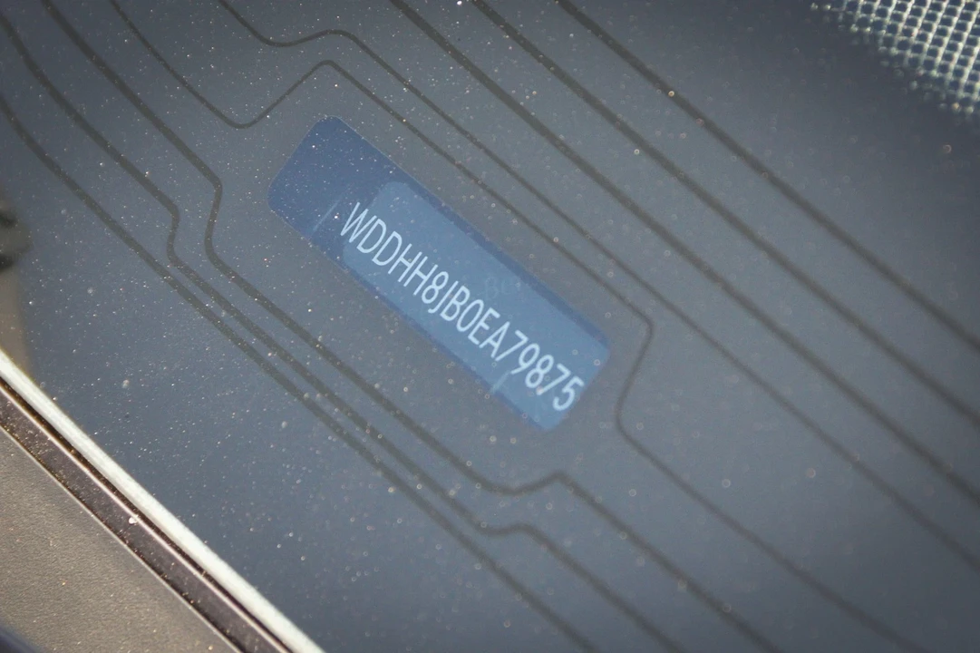 2014 Mercedes-Benz W212 E-Class - Image 10 of 21