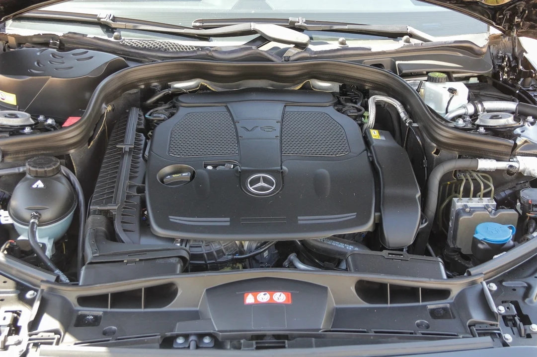 2014 Mercedes-Benz W212 E-Class - Image 16 of 21