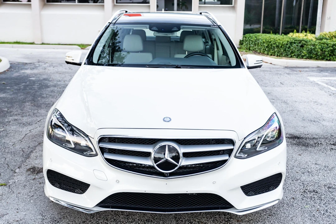 2014 Mercedes-Benz W212 E-Class - Image 2 of 31