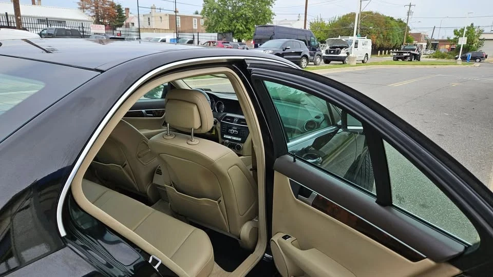 2014 Mercedes-Benz W204 C-Class - Image 17 of 20