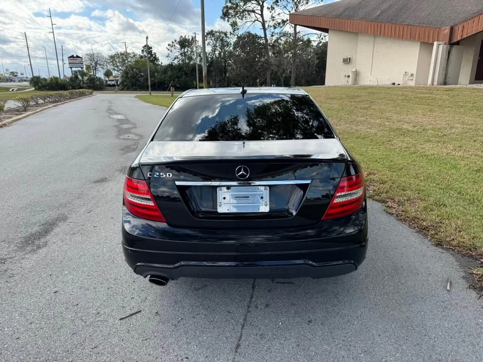 2014 Mercedes-Benz W204 C-Class - Image 10 of 11