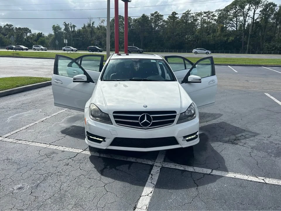 2014 Mercedes-Benz W204 C-Class - Image 2 of 9