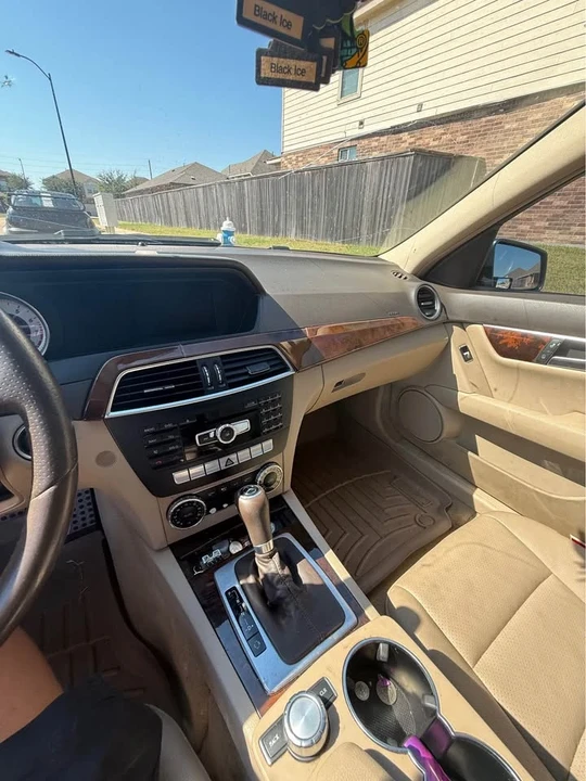 2014 Mercedes-Benz W204 C-Class - Image 11 of 20