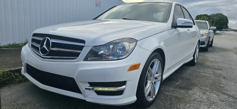 2014 Mercedes-Benz W204 C-Class - Image 2 of 4