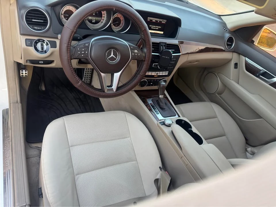 2014 Mercedes-Benz W204 C-Class - Image 10 of 13