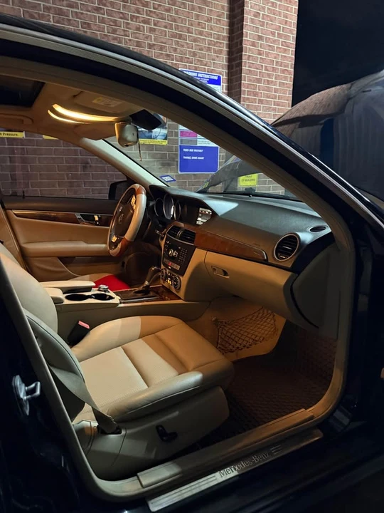 2014 Mercedes-Benz W204 C-Class - Image 9 of 17