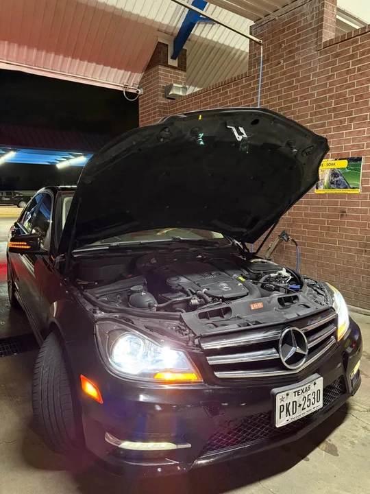 2014 Mercedes-Benz W204 C-Class - Image 13 of 17