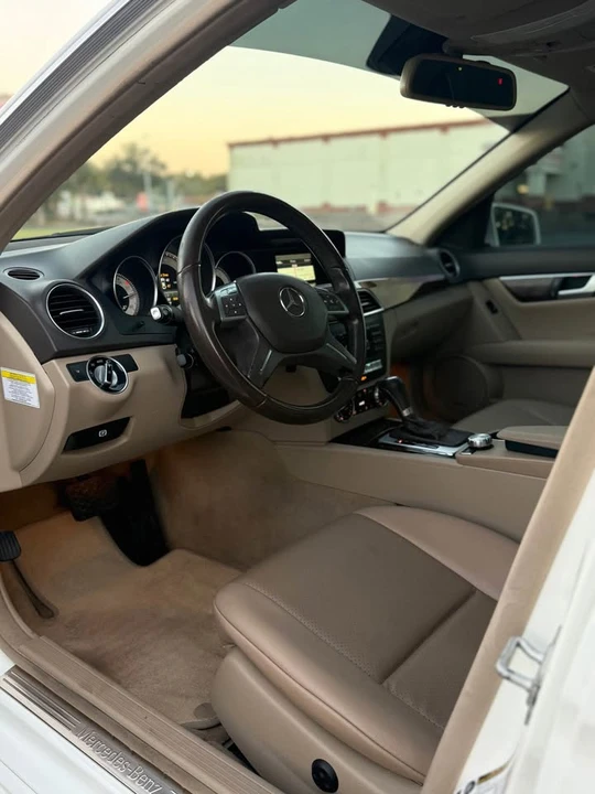 2014 Mercedes-Benz W204 C-Class - Image 12 of 20