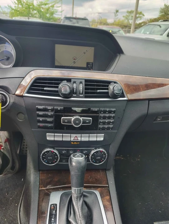 2014 Mercedes-Benz W204 C-Class - Image 13 of 15