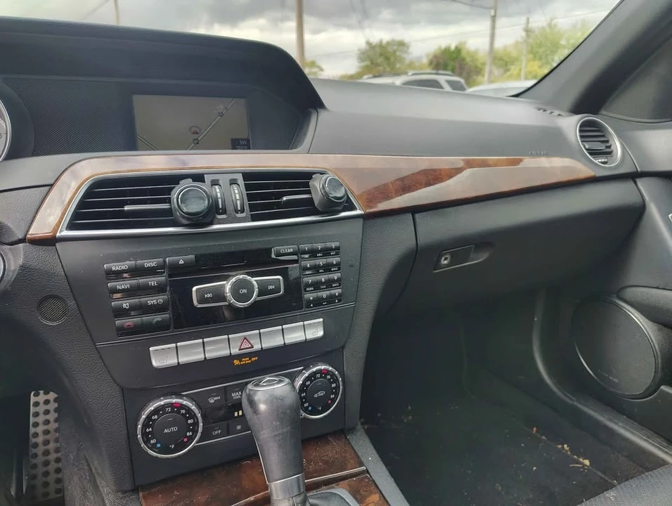 2014 Mercedes-Benz W204 C-Class - Image 10 of 15