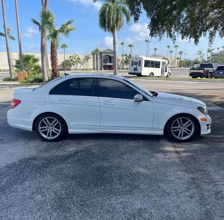 2014 Mercedes-Benz W204 C-Class - Image 9 of 15