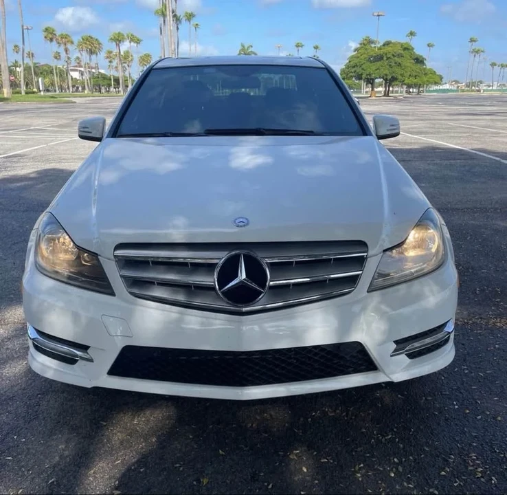 2014 Mercedes-Benz W204 C-Class - Image 2 of 15